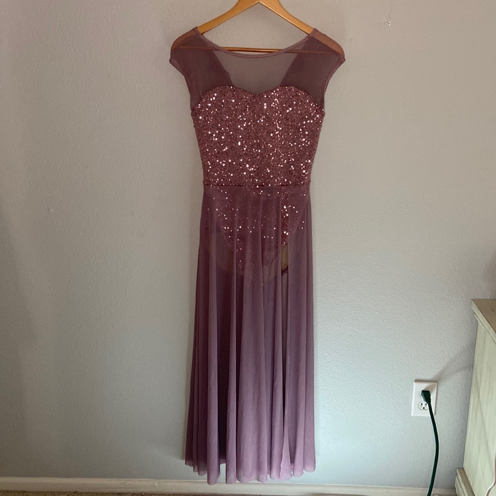 Mauve dance costume, Weissman, SA small adult , looked beautiful on stage!